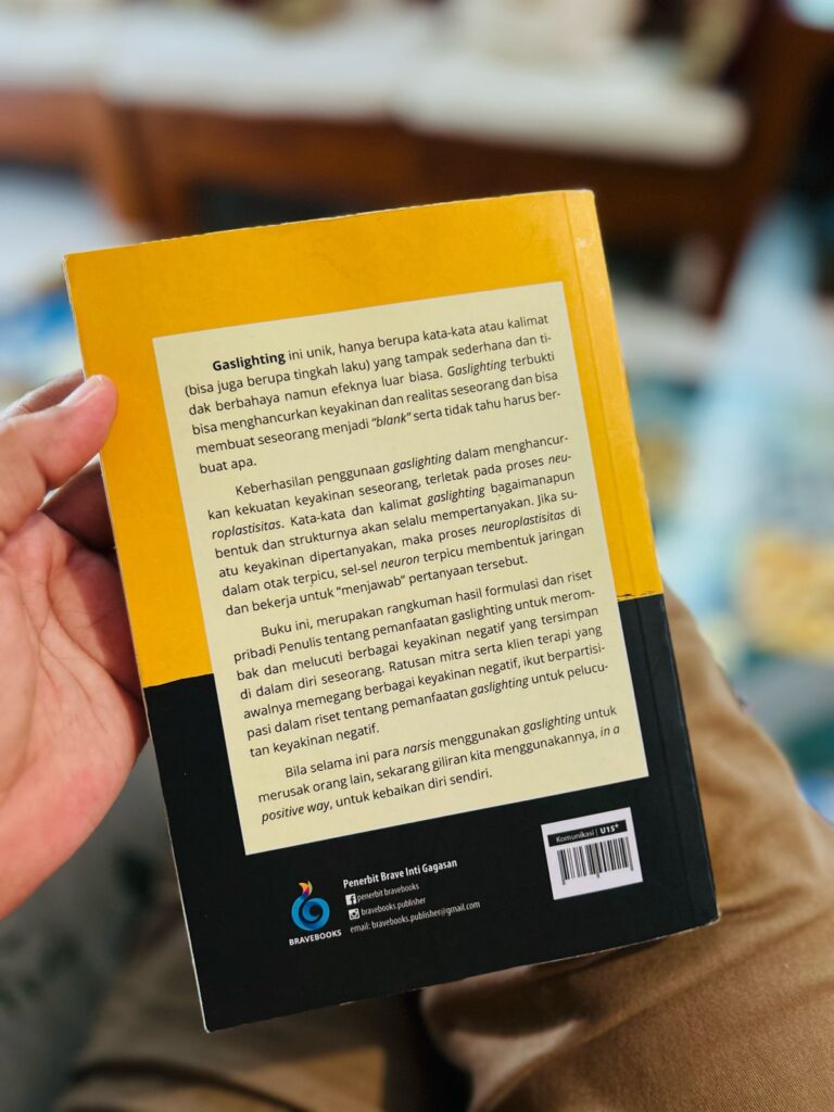 sinopsis-buku-gaslighting-bayu-ludvianto